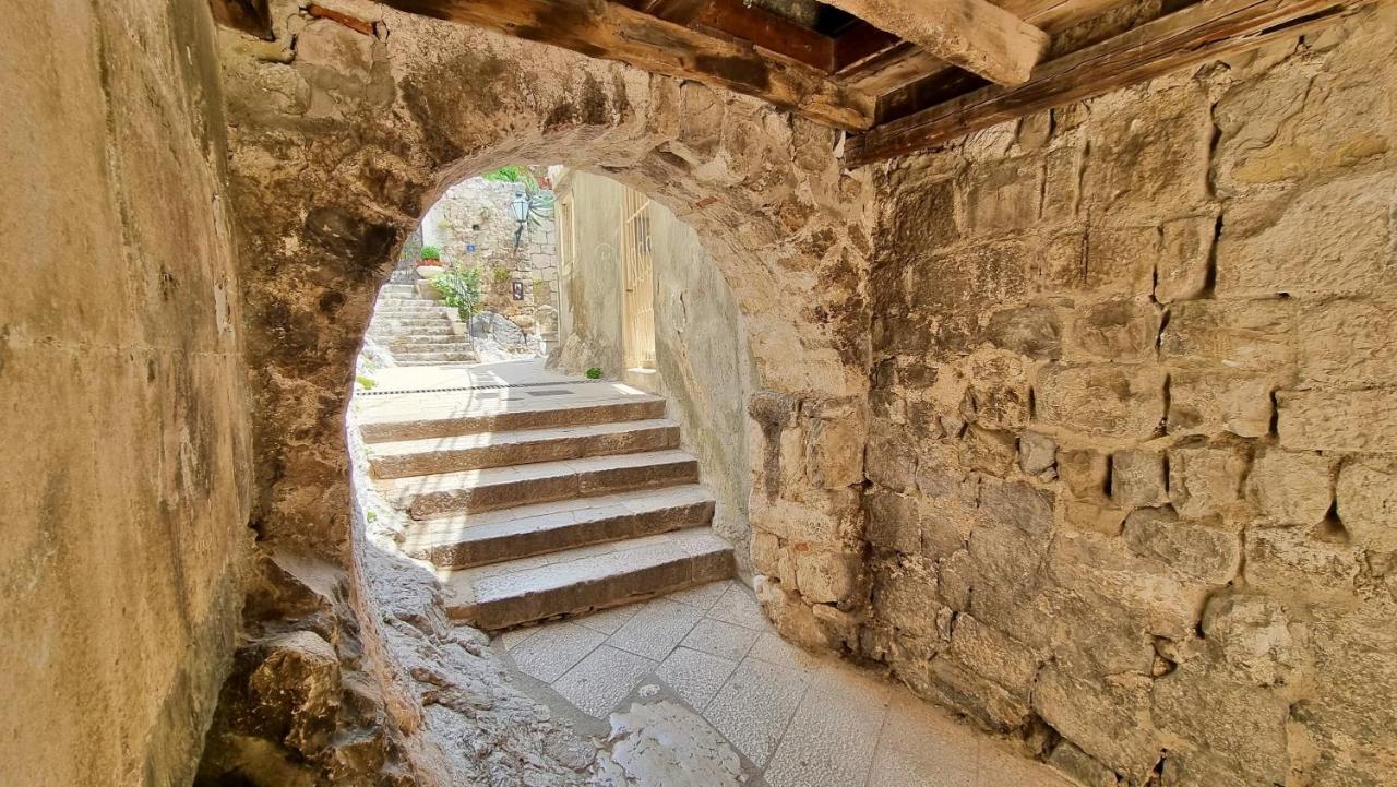 Adagio * Omiš